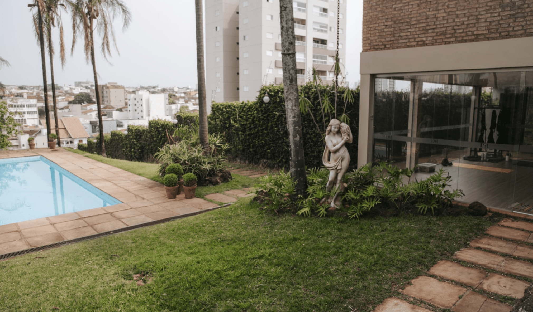 Foto faixada (3)